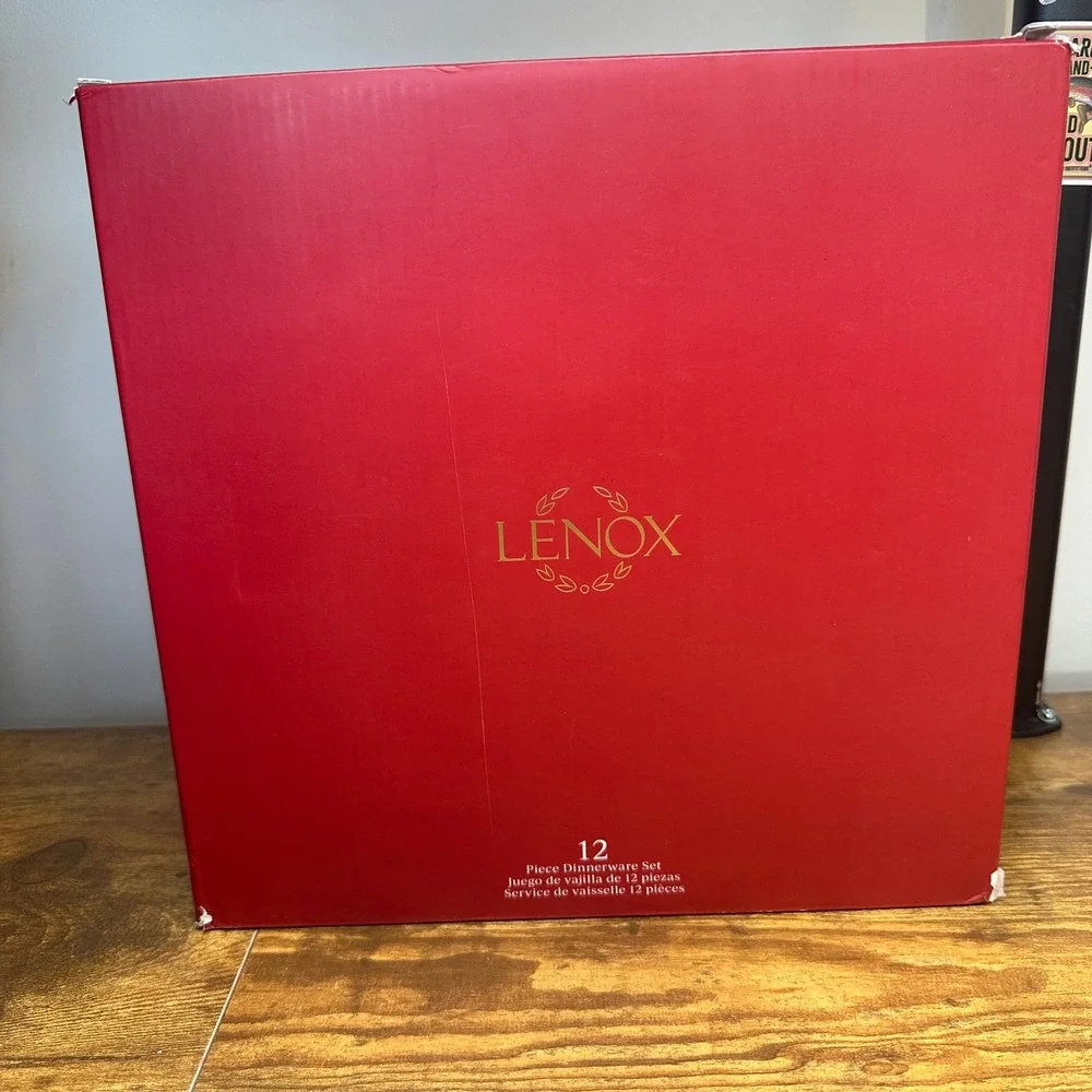 Lenox Holiday 12 Piece Dinnerware Set Service for 4 Ivory China Gold Rim 6122048